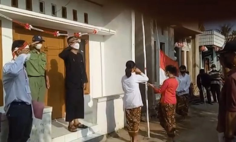 Warga Bojongpicung Gelar Upacara HUT RI Ke-76 di Bantaran Irigasi Sekunder