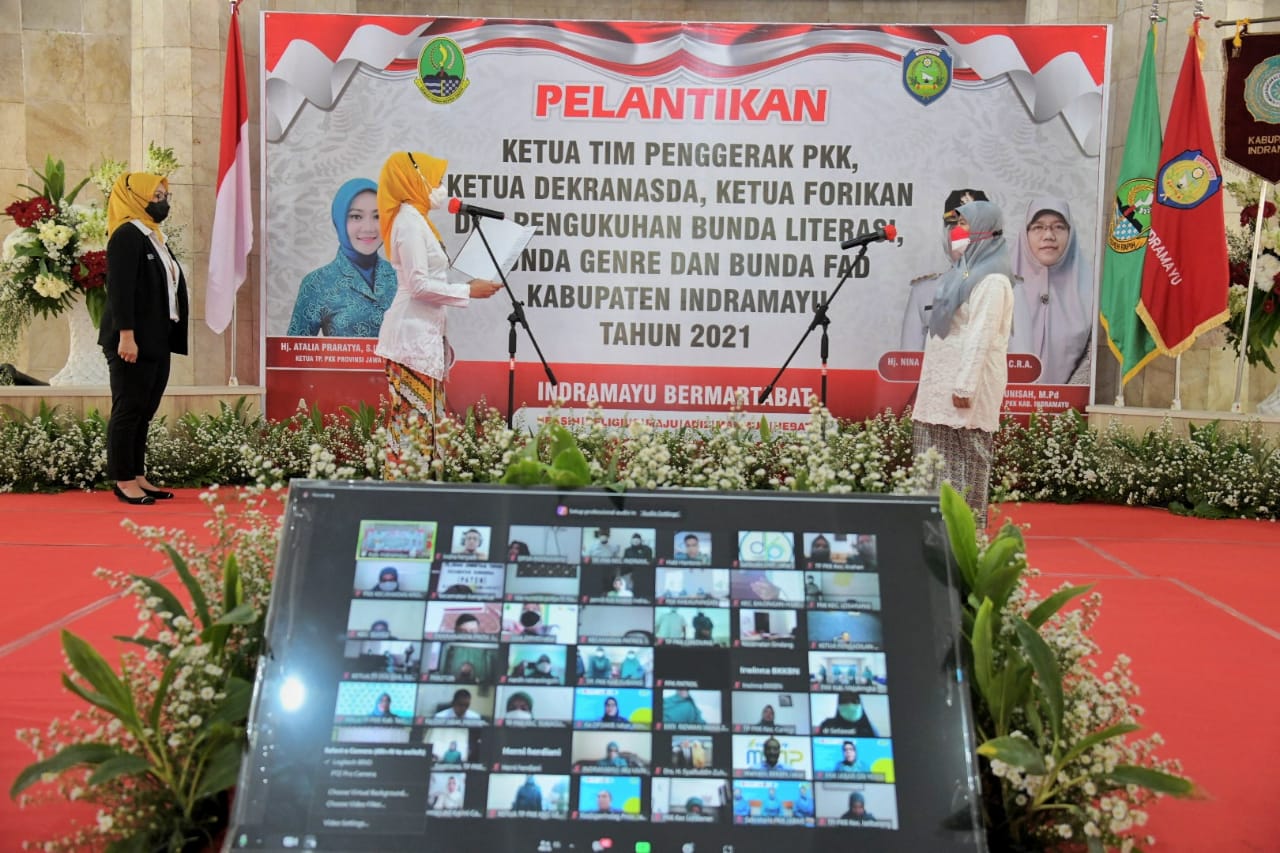 Atalia Lantik Runisah sebagai Ketua TP-PKK Indramayu