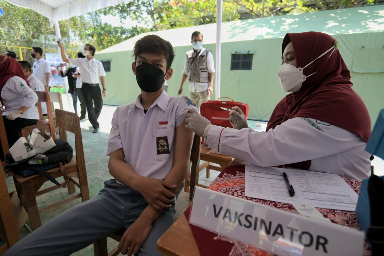 Atalia Praratya Kamil Tinjau Vaksiansi Pelajar