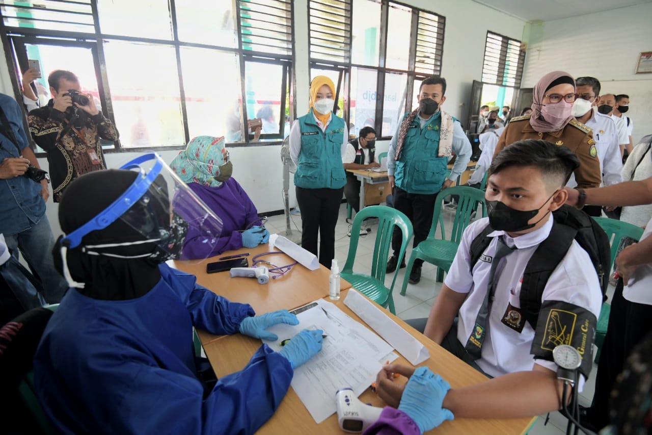 Atalia Praratya Kamil Tinjau Vaksiansi