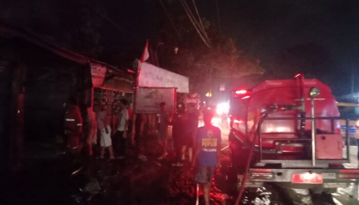 Empat Motor dan 2 Kios Terbakar di Pasirgudang Ciranjang