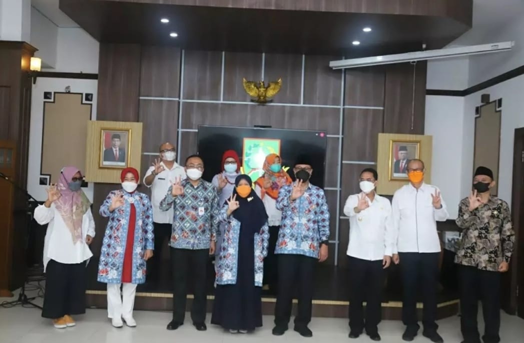 Fahmi Raih Penghargaan Manggala Karya Kancana
