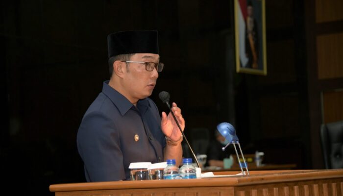 Ridwan Kamil Sampaikan Raperda Perubahan APBD 2021