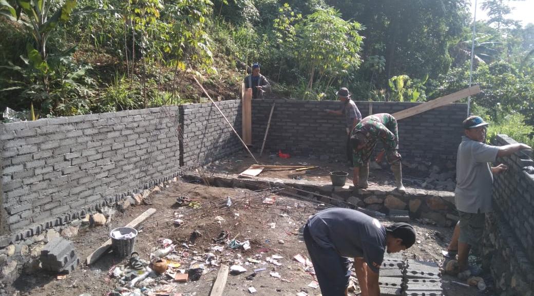 Subsektor 11 Lagadar Bangun TPS di Bantaran Citarum