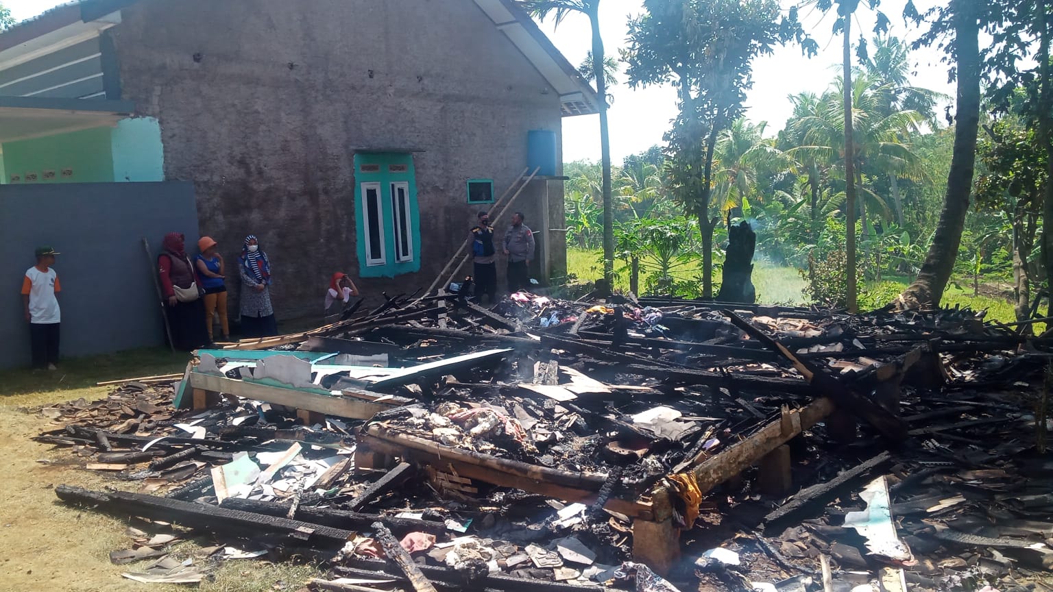 Kebakaran di Cilaku Hanguskan 1 Rumah Hoeruman dan Mimin