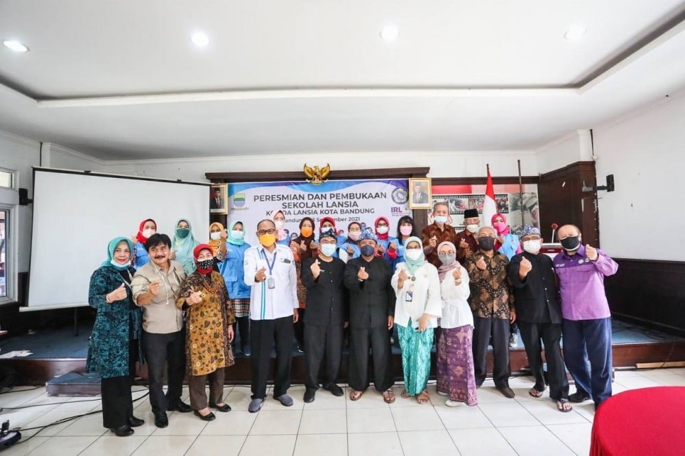 Sekolah Lansia di Kota Bandung Ditambah