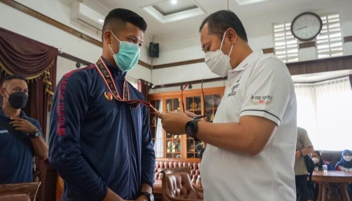 Atlet PON Kota Sukabumi Mendapat Bonus dari Pemkot
