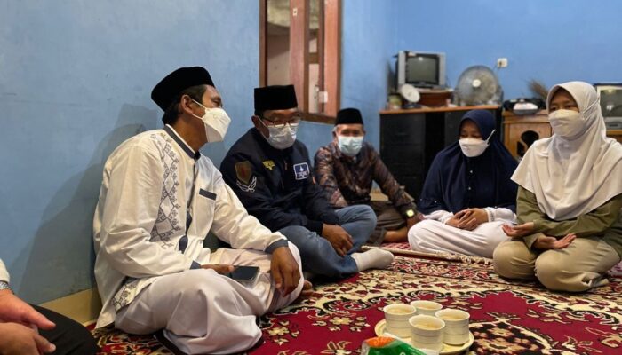 Emil Sampaikan Duka Atas Wafatnya 11 Santri di Ciamis
