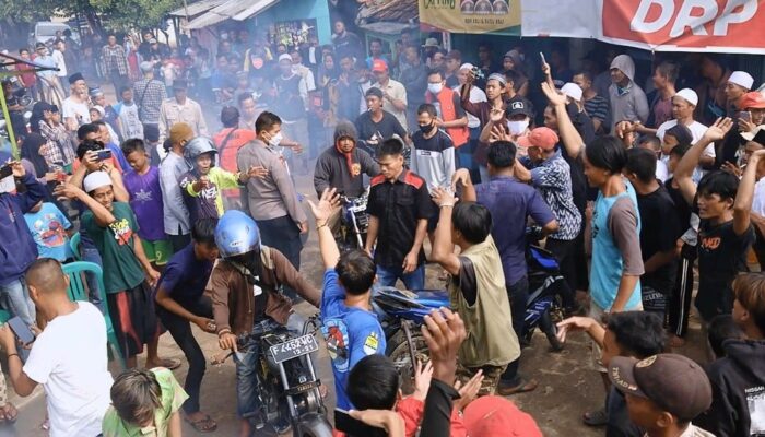 Kades Sindangraja Cianjur Diminta Mundur, Respon Kades?