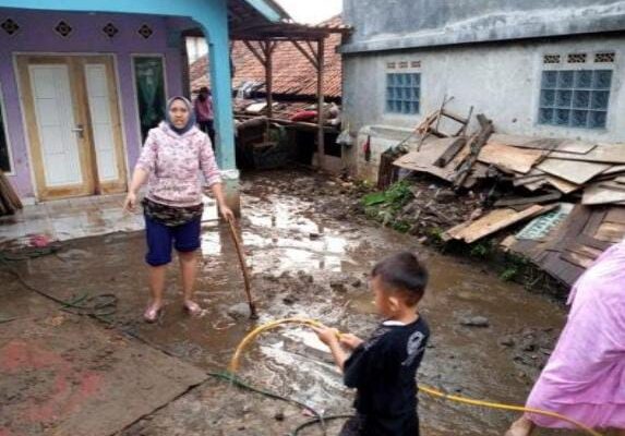 Longsor dan Banjir di KBB Terjang 3 Desa