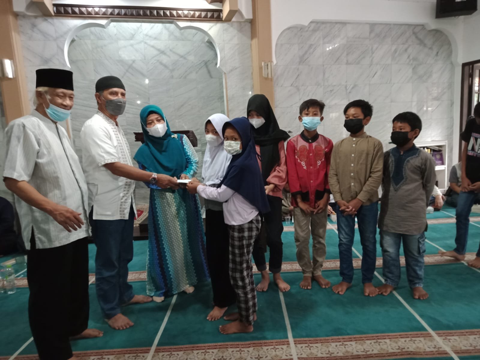 Sedekah Hamba Alloh di Kelurahan Ciateul Kota Badung