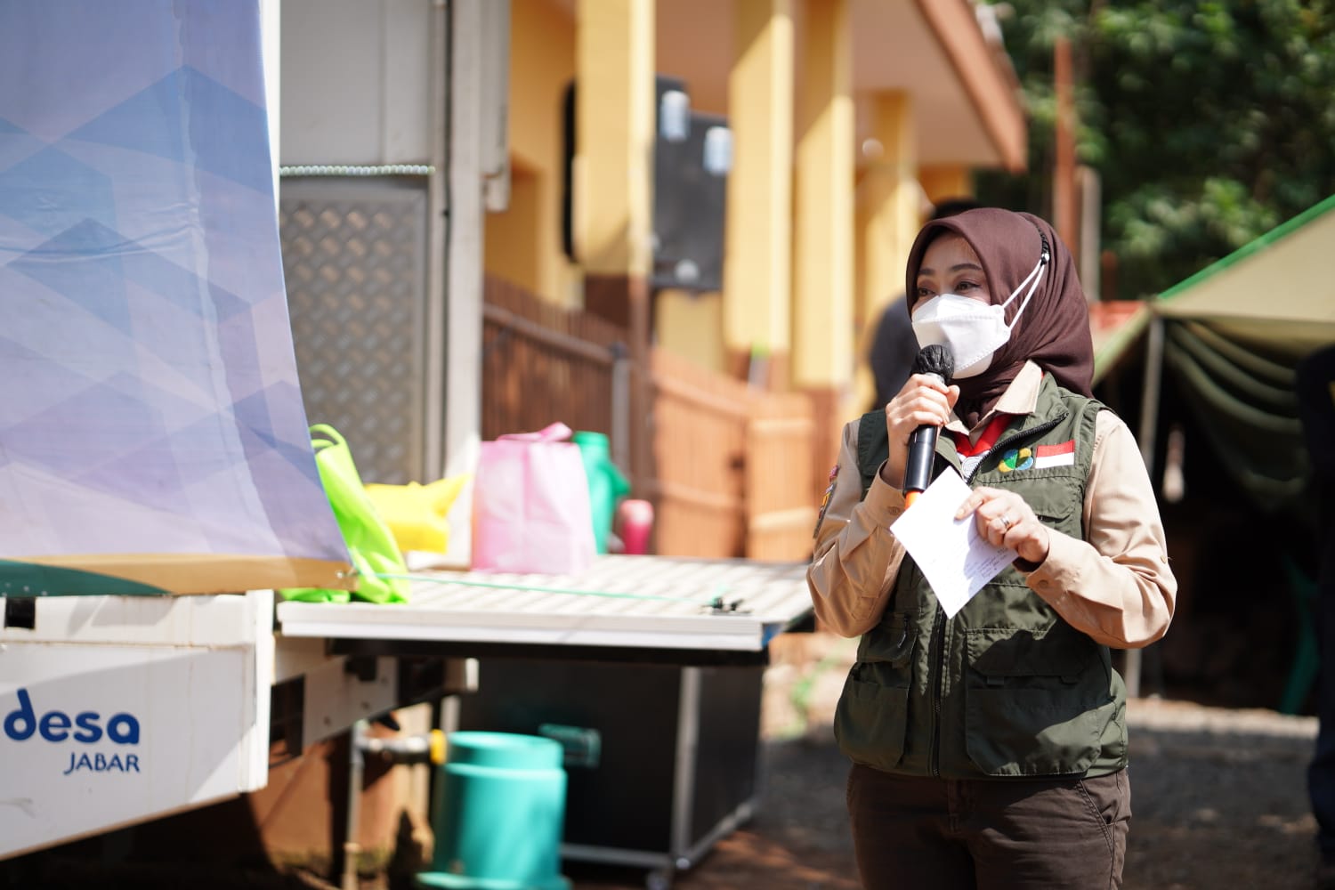 Vaksinasi Lansia, Kini Bisa Datang ke Bidan Desa