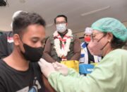 Vaksinasi Massal di SMAN 3 Cibinong Targetkan 2500 Dosis