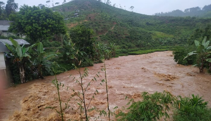 Banjir di Sukanagara Rendam 80 Rumah