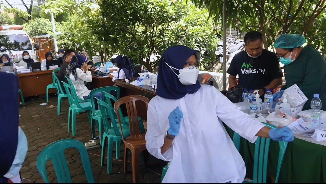 Gebyar Vaksin di Haurwangi Manjakan Peserta dengan Dangdut