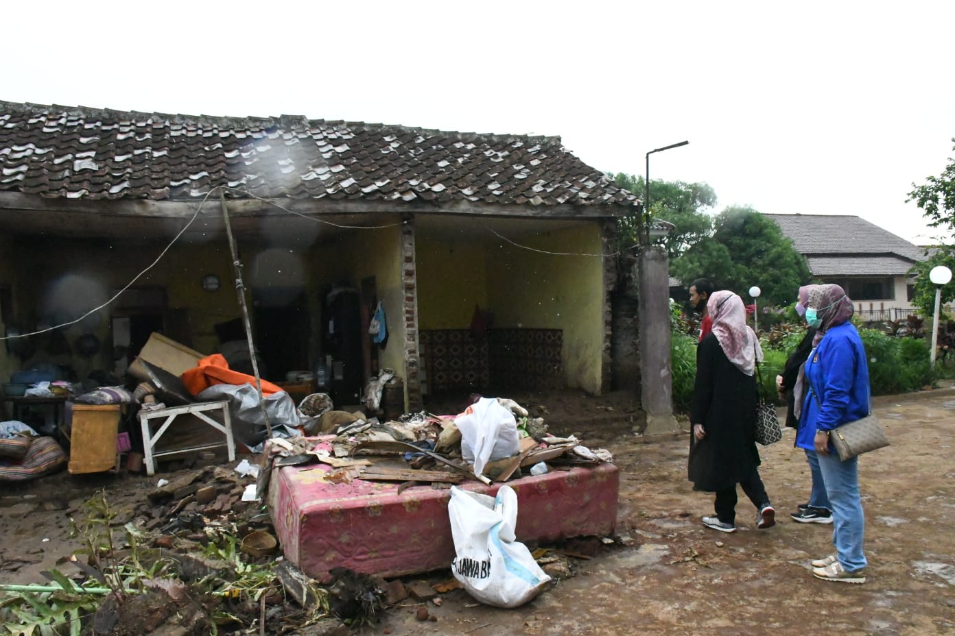 KPP DPRD Jabar Tinjau Tanggul Sungai Cisunggalah