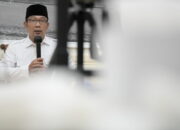 Ridwan Kamil Pastikan UMP 2022 Jabar Naik