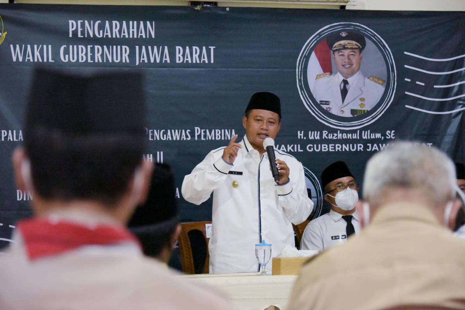 Uu Ruzhanul Tinjau PTM Terbatas di SMAN 3 Depok