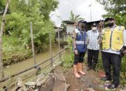 Uu Ruzhanul Ulum Tinjau Kali Cakung Penyebab Banjir