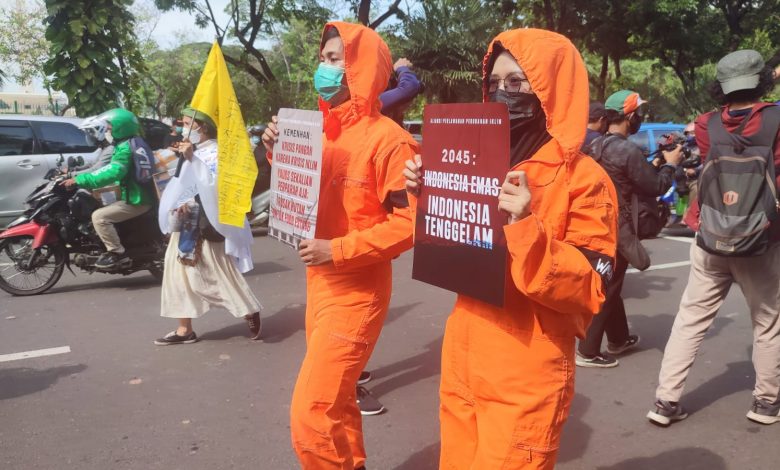 Wahana Lingkungan Hidup Indonesia Tuntut Keadilan Iklim