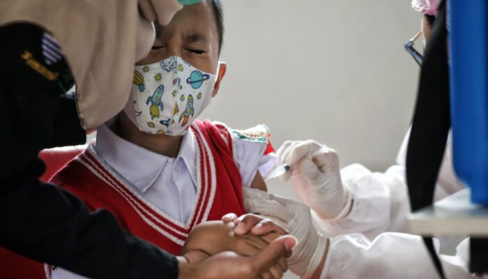 Atalia Dampingi Ibu Negara Tinjau Vaksinasi Anak