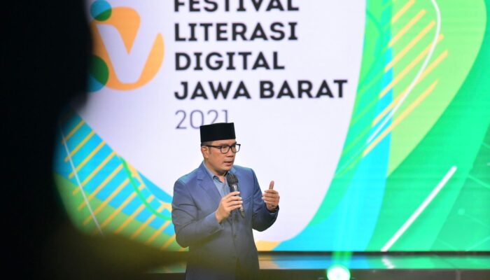 Emil Sabet Penghargaan Tokoh Jawara Digital