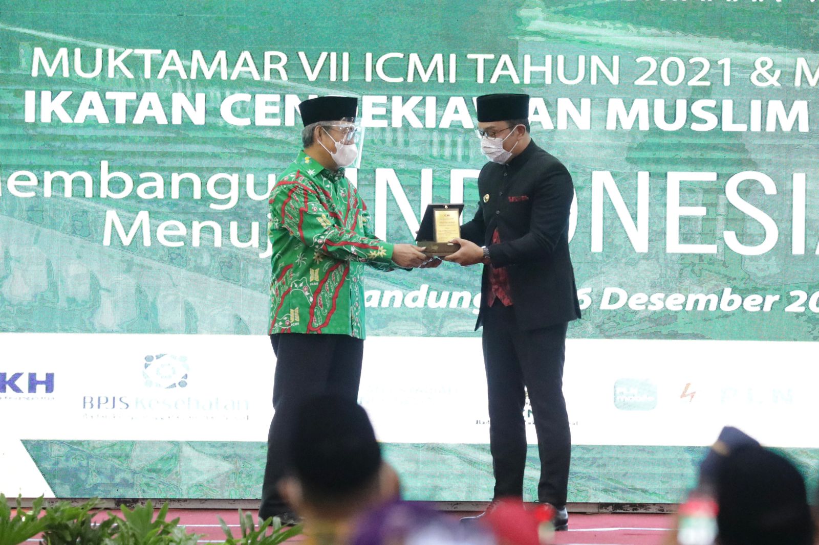 Gubernur Jabar Terima Penghargaan Inovasi ICMI Iptek Award