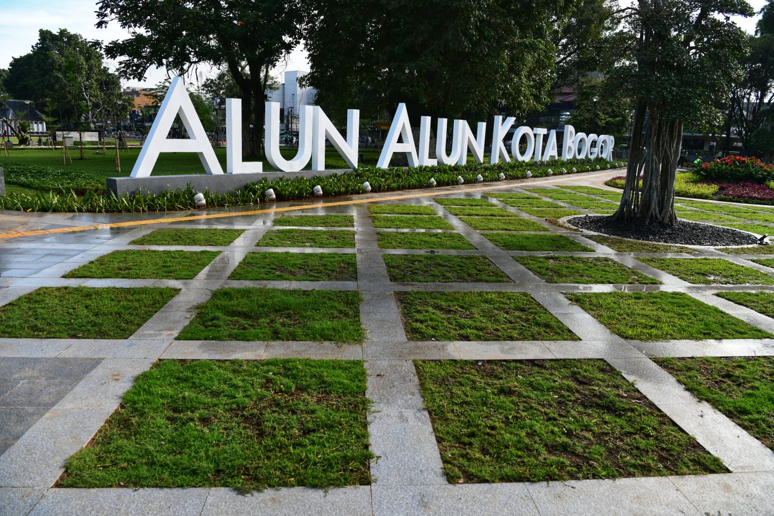 Alun - alun kota Bogor Diresmikan Ridwan Kamil
