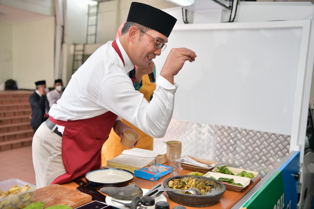 Jengkol dan Sambal Ijo Ala Emil, Atalia Mantap Sekali