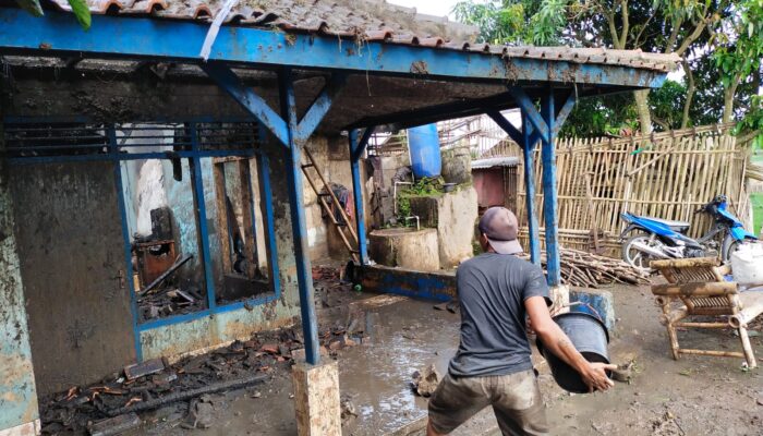 Rumah Milik Nandi di Cianjur Hangus Terbakar