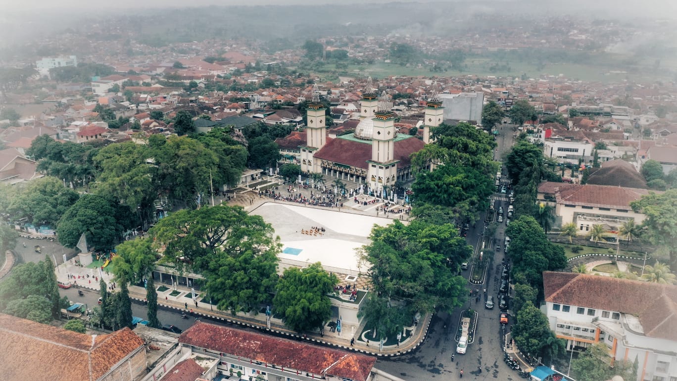 Alun-alun Garut Diresmikan, Begini Harapan Gubernur