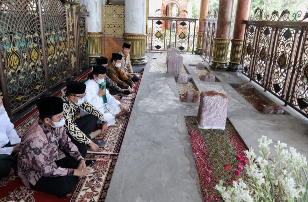 Jabar Kembangkan Wisata Religi Terkonsep