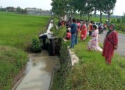 Pick up Parkir di Jembatan Dihantam Innova
