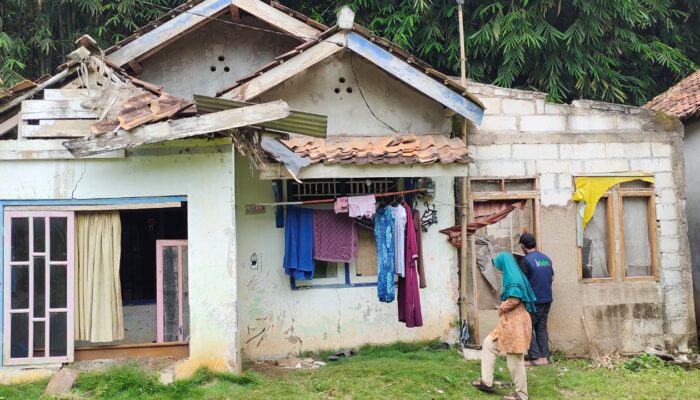 Rumah Mualaf di Ciranjang Roboh Dimakan Usia