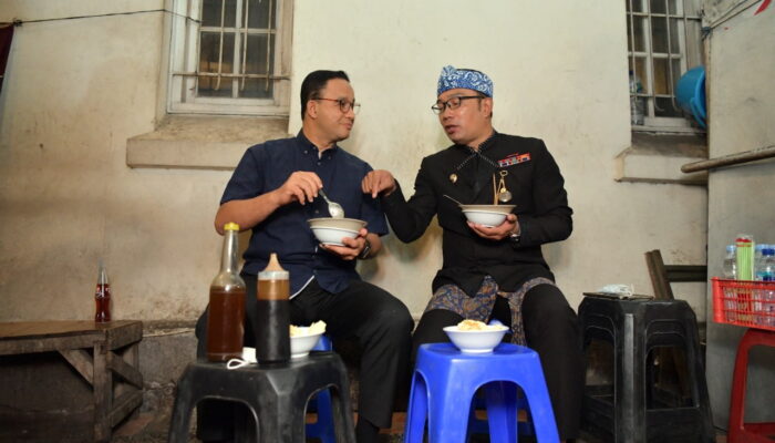 Emil dan Anies Makan Bubur Ayam Bareng