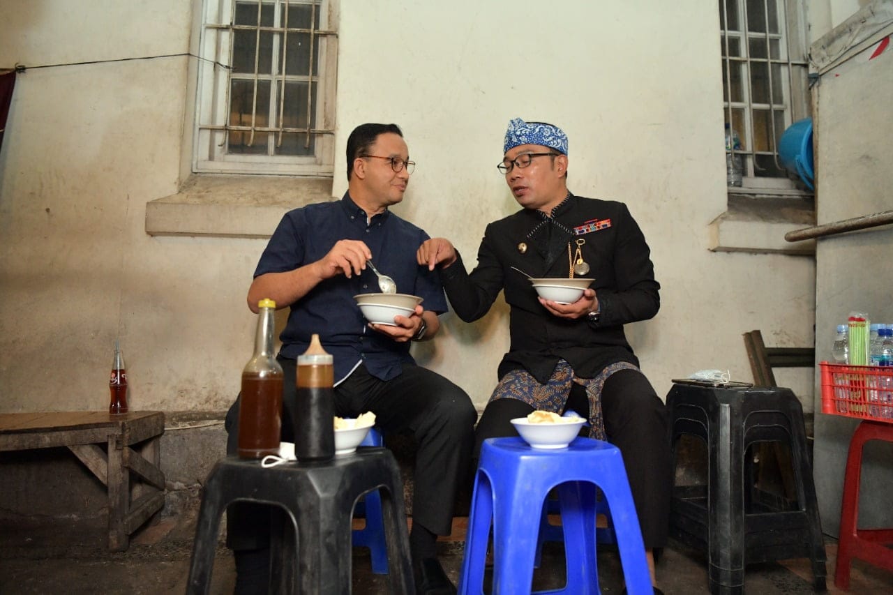 Emil dan Anies Makan Bubur Ayam Bareng