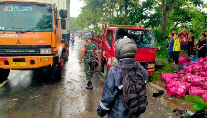 Ban Pecah, Truk Tewaskan 2 Orang Pemotor