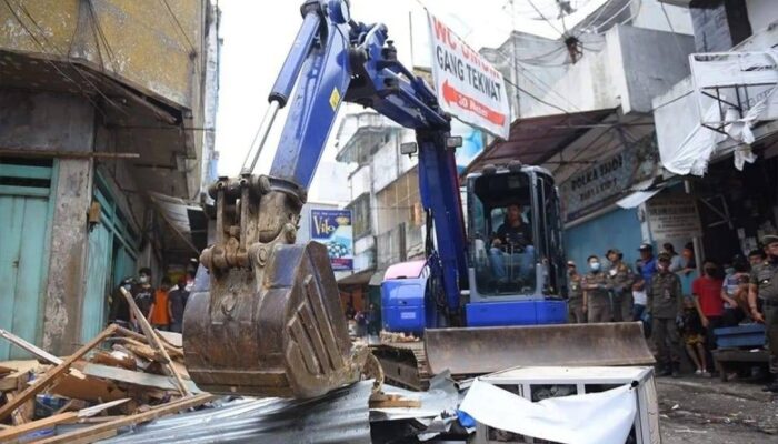 Jalan Menuju Pasar Pelita Mulai Ditertibkan