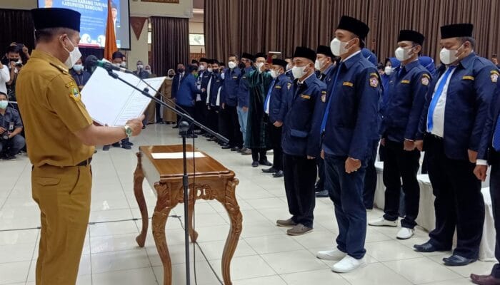 Bupati Bandung Lantik Ketua Karang Taruna Rully Yualiana