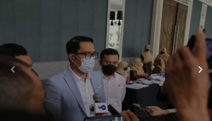 Gubernur Jabar dan Kadisdik Menandatangani Perjanjian