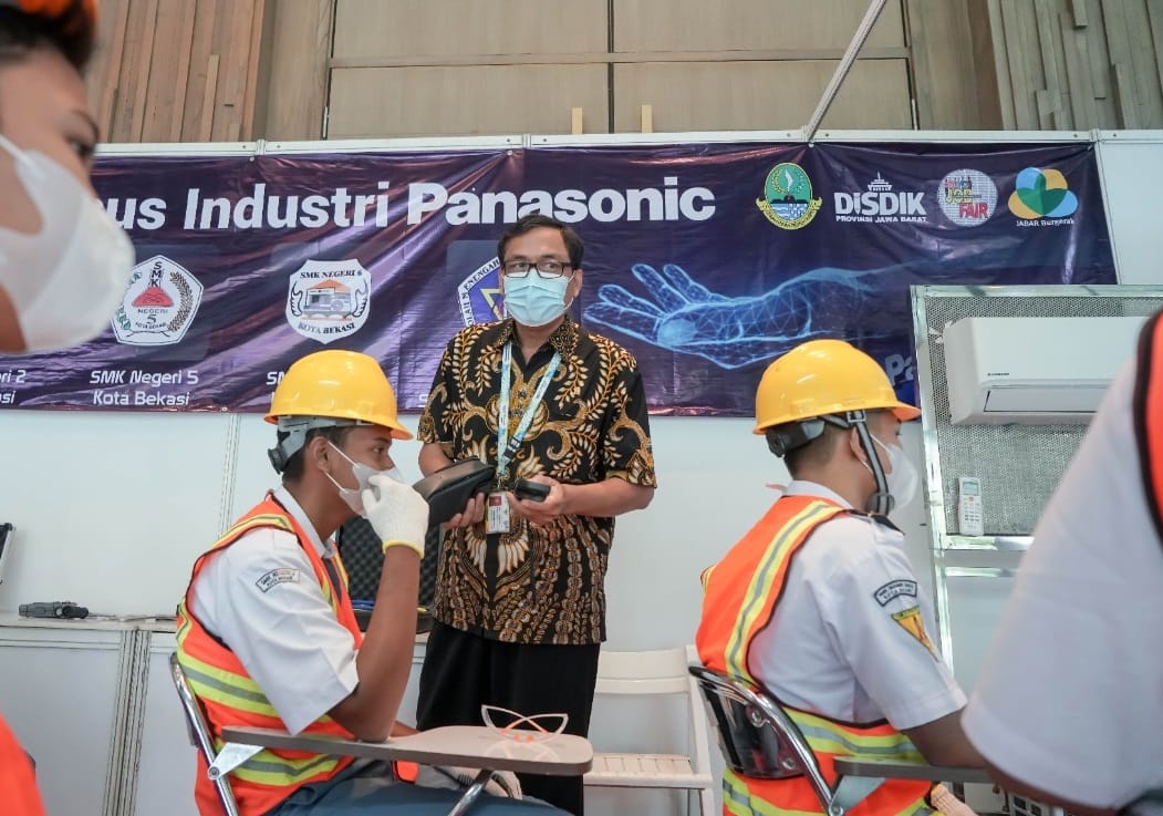 Tingkatkan Kompetensi Siswa SMK Kelas Industri
