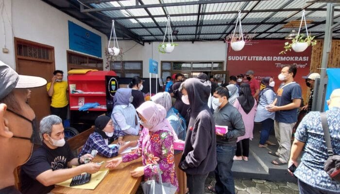 Operasi Minyak Goreng di Kel Antapani Menyasar 8 RW