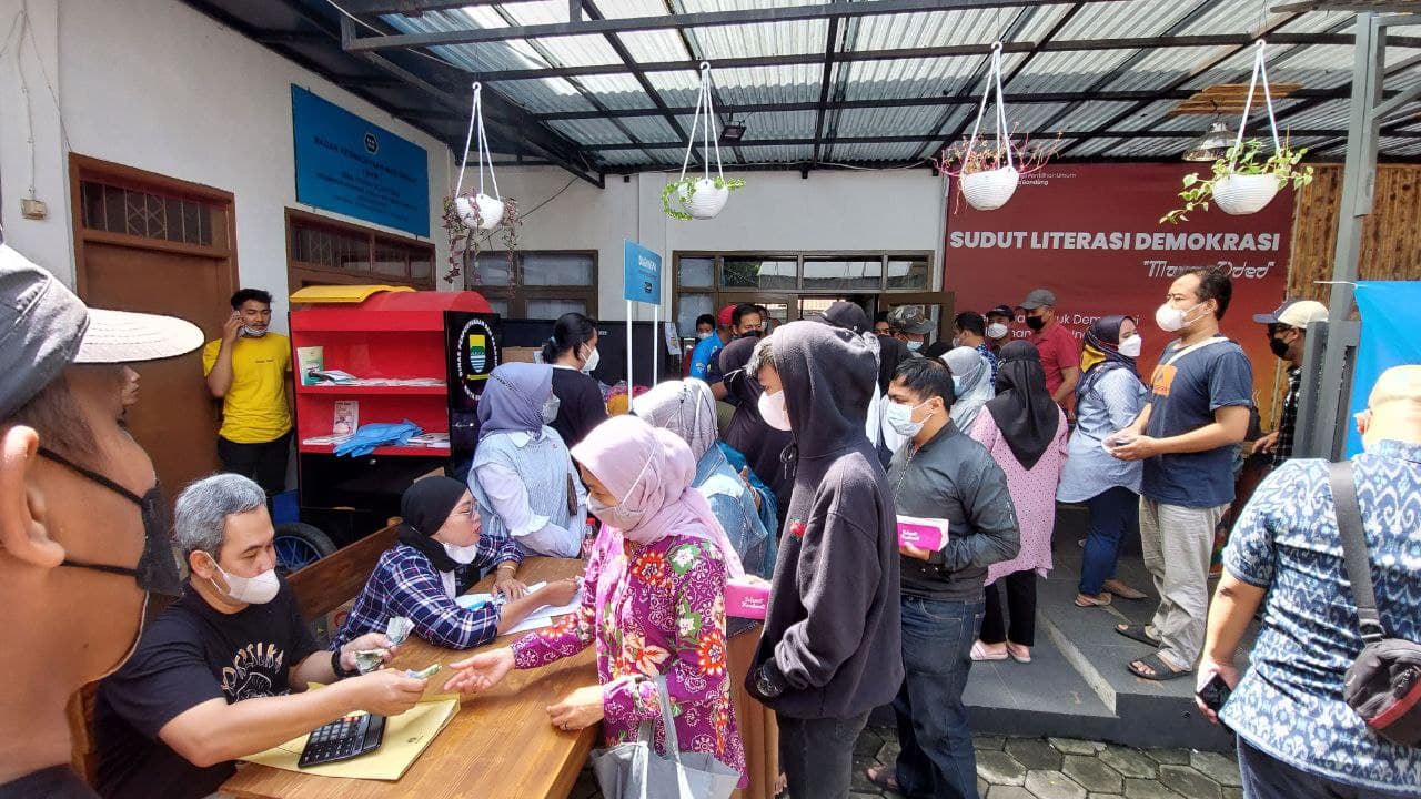 Operasi Minyak Goreng di Kel Antapani Menyasar 8 RW