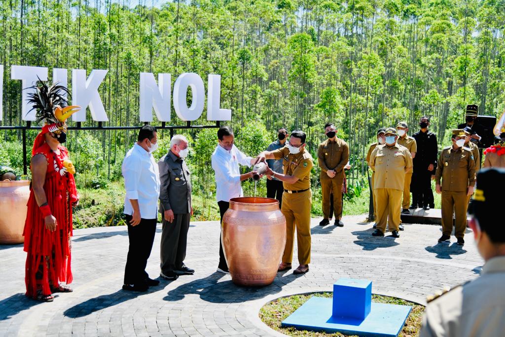 Ridwan Kamil Serahkan Air dan Tanah 27 Kabupaten Kota Dukung IKN Nusantara 2