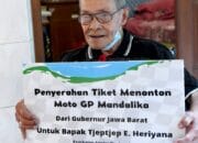 Tiket Ridwan Kamil untuk Sang Legenda Tjetjep Heriyana