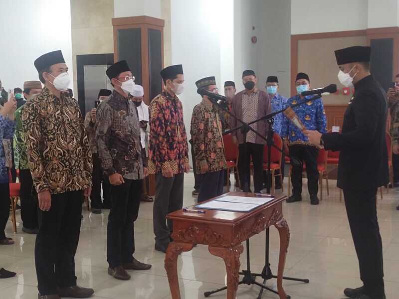 Hengky Kurniawan Melantik Ketua dan Wakil Baznas