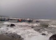 Nelayan Tenggelam di Pantai Jayanti, 2 Selamat 1  Wafat