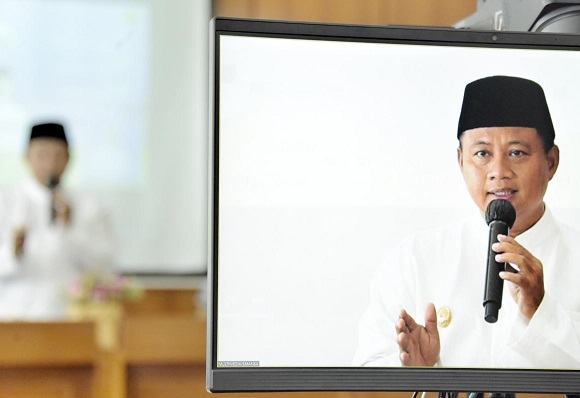 Uu Ruzhanul Tinjau SmartTren Ramadhan di Depok