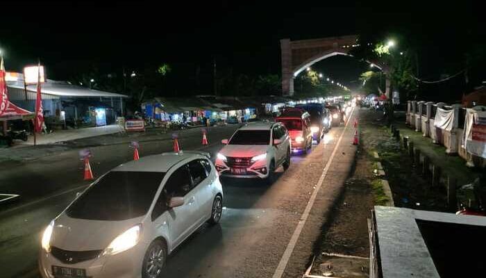 H+1, Arus Lalu-lintas Cianjur – Bandung Macet Parah