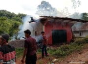 Kebakaran di Leles Nyaris Meratakan 1 Rumah Warga